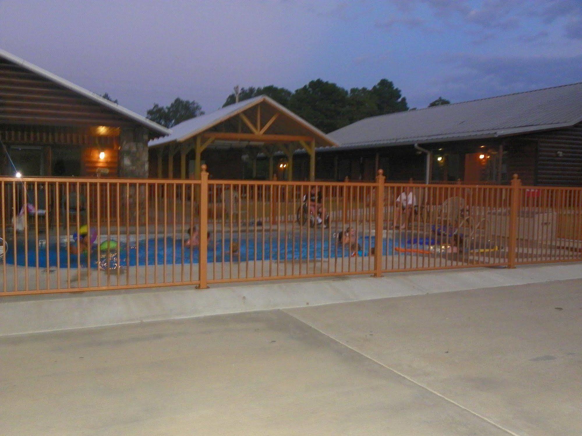 Hochatown Country Lodge מראה חיצוני תמונה